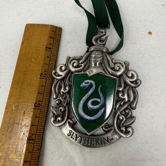 Harry Potter Slytherin Crest Ornament Hogwarts Houses Stained Glass Pouch Metal - Picture 4 of 5